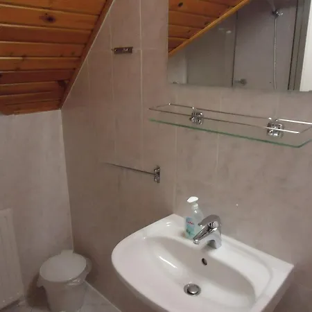 Bed & Breakfast Gesztenyes Panzio