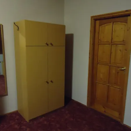 Bed & Breakfast Gesztenyes Panzio