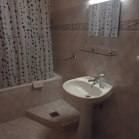 Bed & Breakfast Gesztenyes Panzio Szada